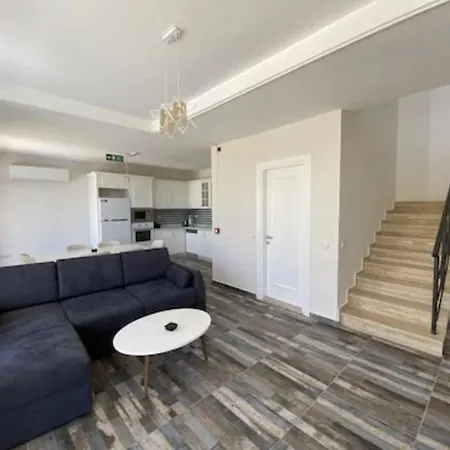 Petrum Sunset アパートホテル