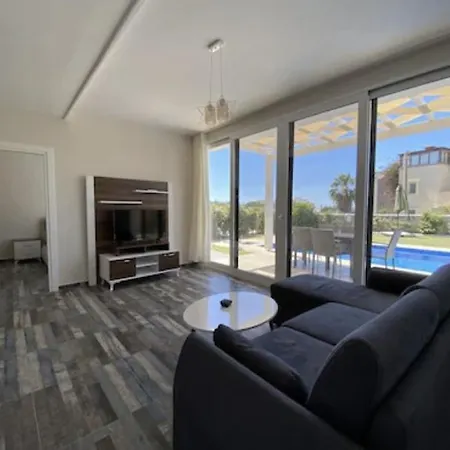 アパートホテル Petrum Sunset